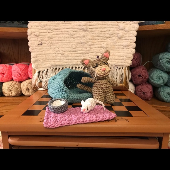 Crocheted Kitty Cat Playset - Picture 2 of 7